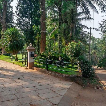 Crystal Homestay By Veo - Part Of Stayvista Madikeri Buitenkant foto