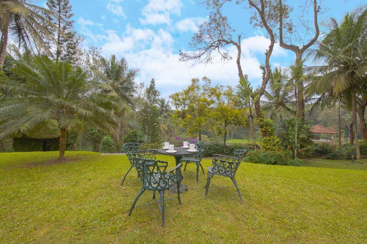 Crystal Homestay By Veo - Part Of Stayvista Madikeri Buitenkant foto