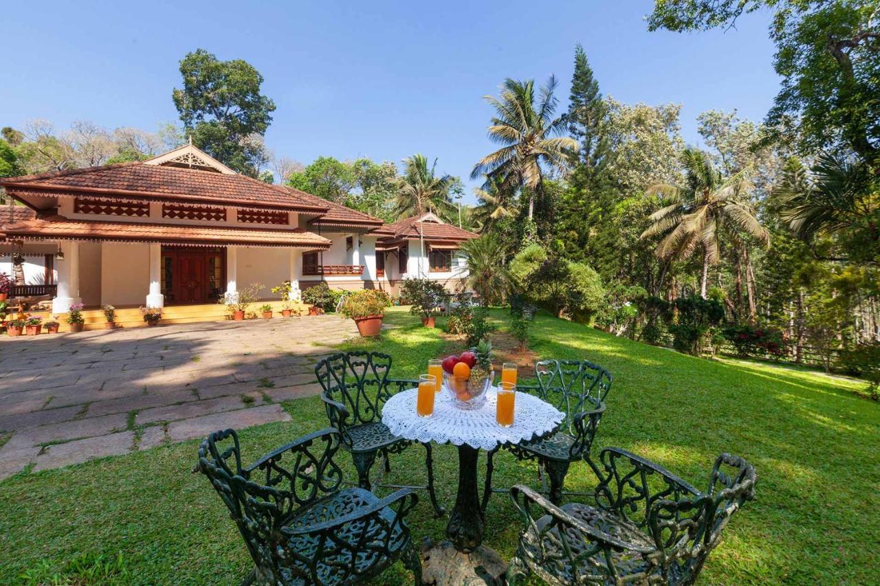 Crystal Homestay By Veo - Part Of Stayvista Madikeri Buitenkant foto