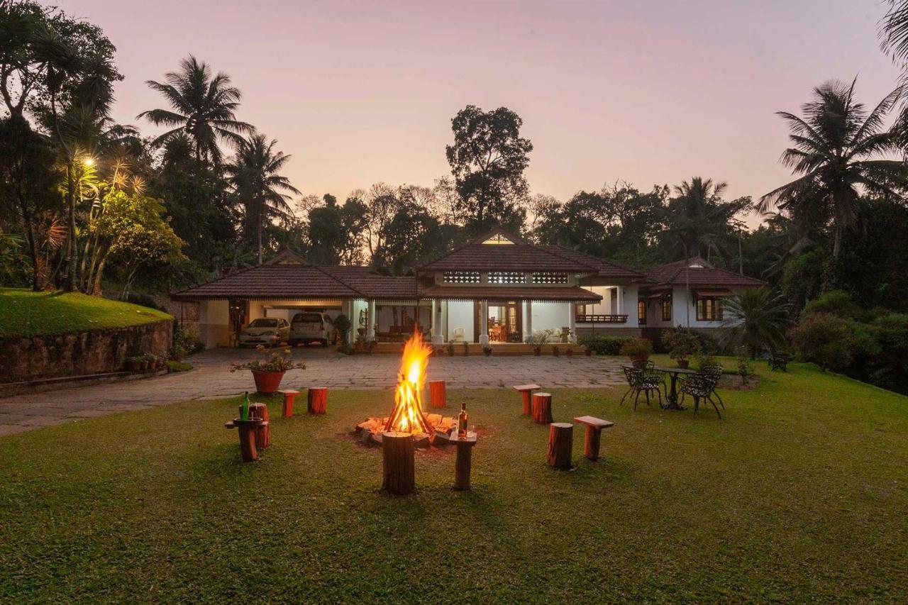 Crystal Homestay By Veo - Part Of Stayvista Madikeri Buitenkant foto