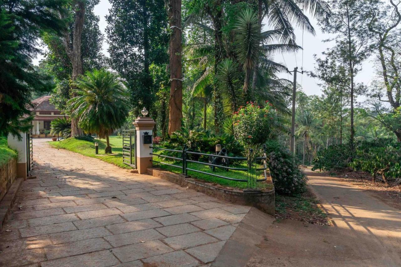 Crystal Homestay By Veo - Part Of Stayvista Madikeri Buitenkant foto