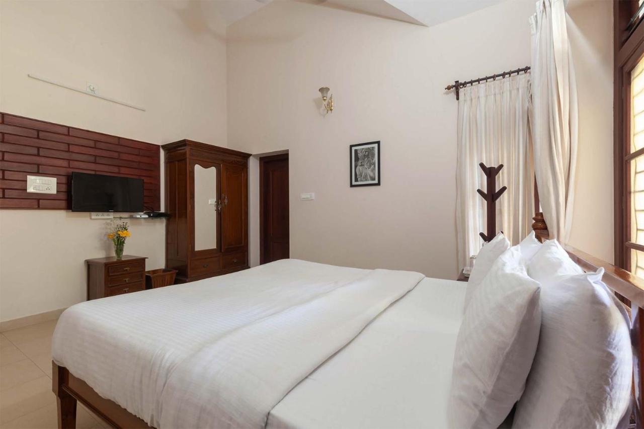 Crystal Homestay By Veo - Part Of Stayvista Madikeri Buitenkant foto